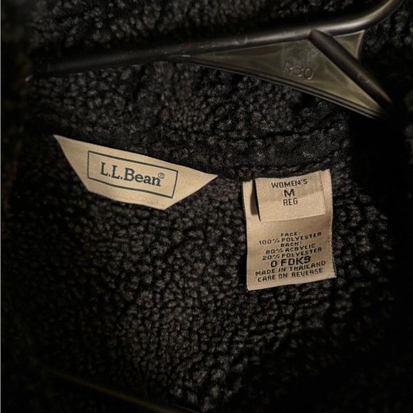 L.L. Bean black Fleece-Lined Heavy Warm Hooded Jacket - Picture 6 of 7